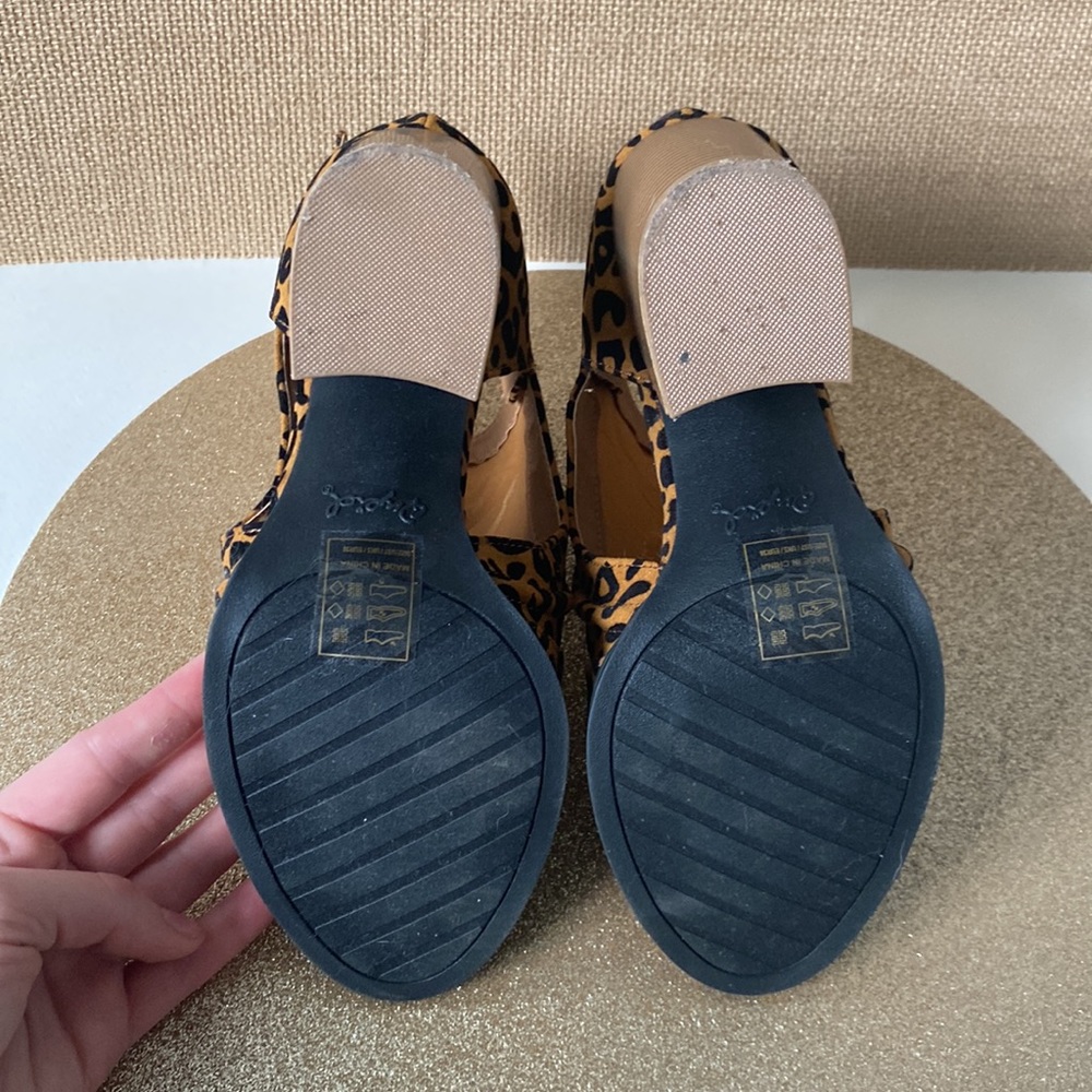 Qupid Leopard Booties - Picture 6 of 7